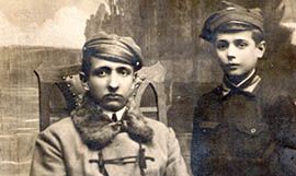 3. Janek Kozielewski (z prawej) z bratem Edmundem, Łódź, 1922.