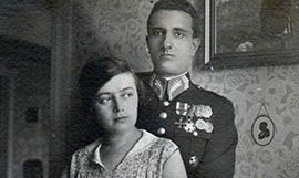 4. Jadwiga i Marian Kozielewscy w swoim lwowskim mieszkaniu, 1933.